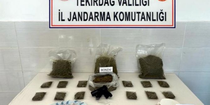 Tekirdağ'da okul önlerinde uyuşturucu satıcılarına operasyon: 5 gözaltı