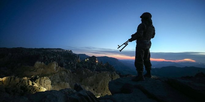İkna çalışmaları sonucu 3 terörist teslim oldu