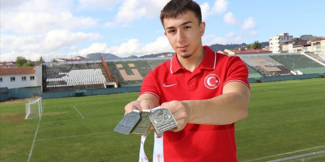 Milli halterci Yusuf Fehmi Genç'in hedefi olimpiyat altın madalyası