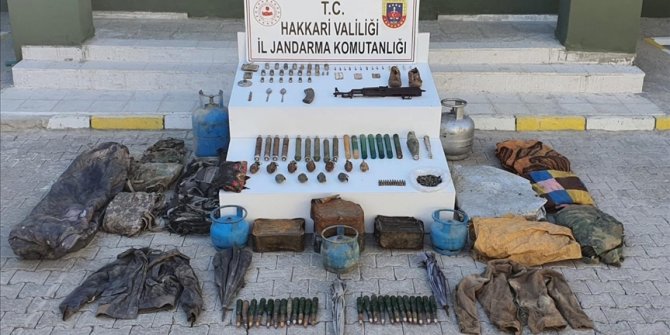 Hakkari'de terör operasyonunda silah ve mühimmat ele geçirildi