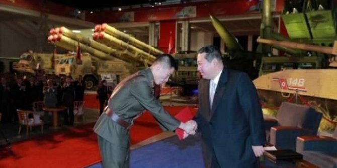 Kim Jong-un: Kimsenin yenemeyeceği askeri bir güç kuracağım