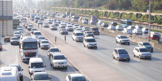 İstanbul'da trafik yoğunluğu yaşanıyor