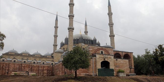 Selimiye Meydanı düzenleme çalışmaları devam ediyor