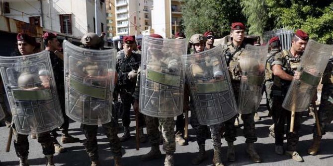 Lübnan'da göstericilere ateş açıldı: Ölü ve yaralılar var
