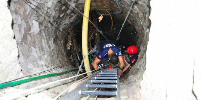 16 metrelik su kuyusuna düşen 2 keçiden 1'i öldü