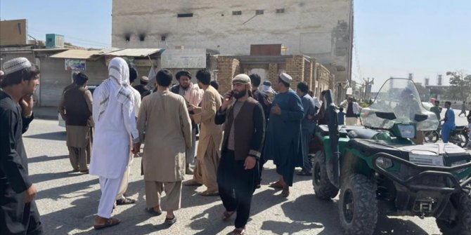 Kandahar'da Şiilere ait camiye düzenlenen bombalı saldırıda en az 30 kişi hayatını kaybetti