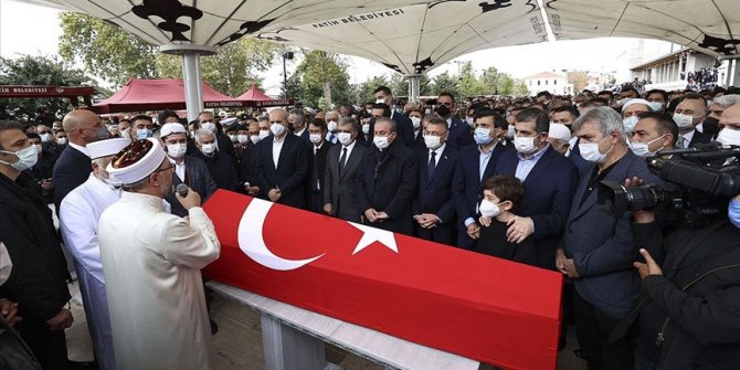 Milli SİHA'ların öncü ismi Özdemir Bayraktar son yolculuğuna uğurlandı