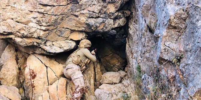 Erzincan kırsalında teröristlerce kullanılan 12 mağara, sığınak ve depo imha edildi