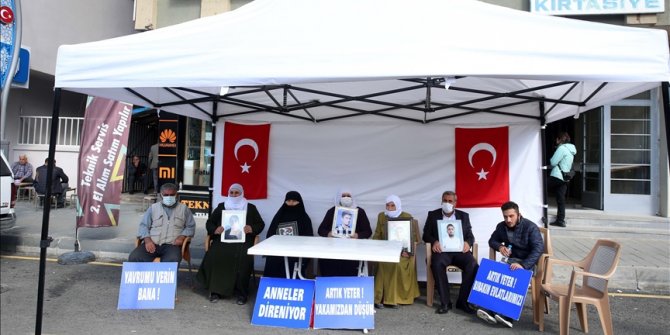Muş'ta çocukları için HDP önünde eylem yapan aile sayısı 12'ye yükseldi