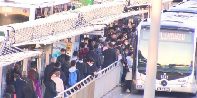 Cevizlibağ Metrobüs Durağında benzer görüntüler