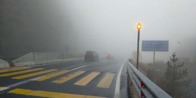 Bolu Dağı'nda sis ve yağmur etkili oluyor