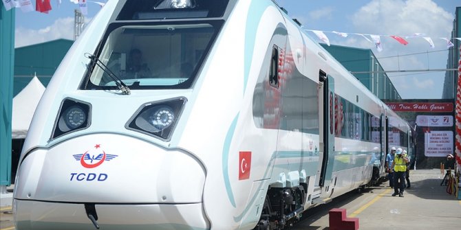 Fabrika testleri tamamlanan 'milli elektrikli tren' gelecek yıl raylarda olacak