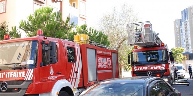 Kartal'da yangın çıkan apartmanda mahsur kalan 6 kişiyi itfaiye kurtardı