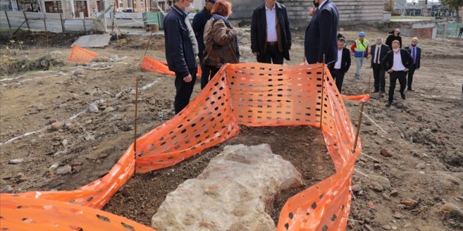 Selimiye Meydanı kazılarında ilkokul temellerine rastlandı