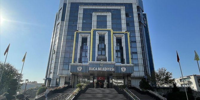 Buca Belediyesindeki yolsuzluk iddiasıyla 11 şüpheli gözaltına alındı