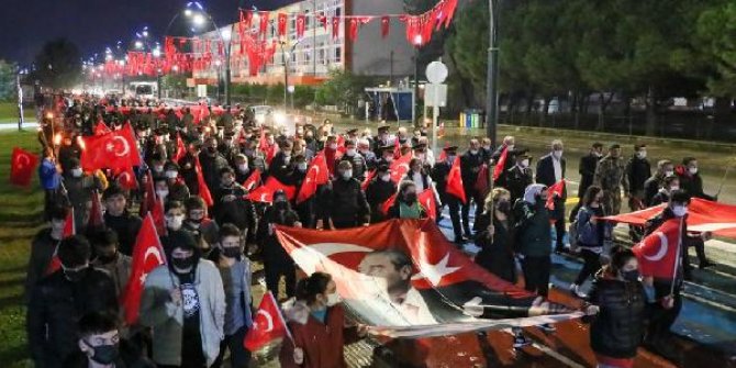 Ordu'da atlı ve bisikletli fener alayı