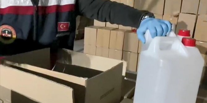 İstanbul'daki operasyonda 12 bin litre etil alkol ele geçirildi