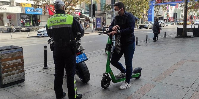 İstanbul'da polisten scooter denetimi
