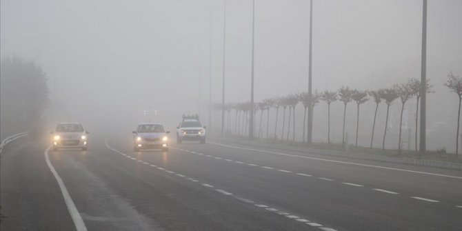 Tekirdağ'da sis nedeniyle görüş mesafesi 30 metreye kadar düştü