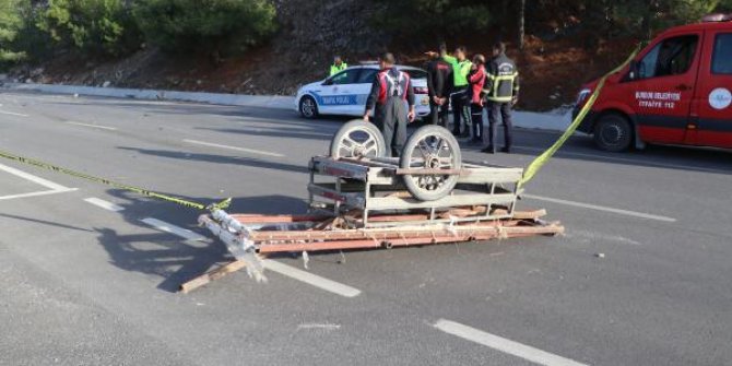 Otomobille çarpışan motosikletli öldü