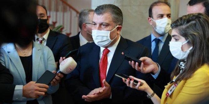 Bakan Koca: Salgın okulların kapanma nedeni olmayacak