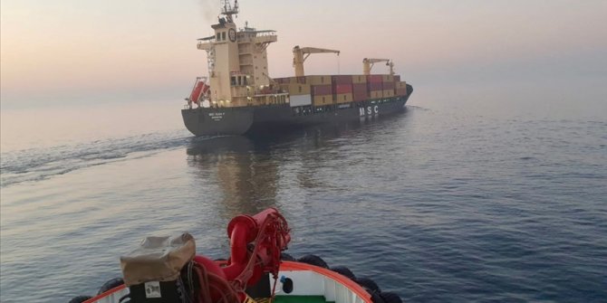 Haydarpaşa mendireği açıklarında arızalanan gemi kurtarıldı