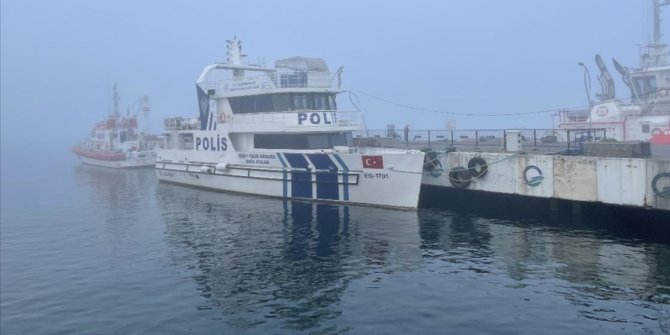 Çanakkale Boğazı yoğun sis nedeniyle çift yönlü transit gemi geçişlerine kapatıldı