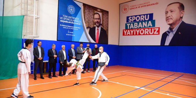 Minik taekwondocular nefes kesti