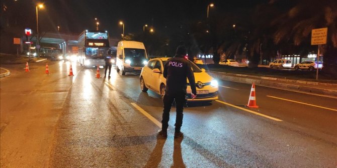 İstanbul'daki asayiş uygulamasında aranan 510 şüpheli yakalandı