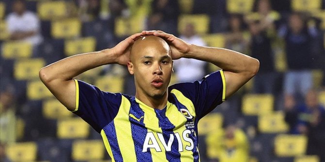 Fenerbahçeli Marcel Tisserand milli takım kampında sakatlandı