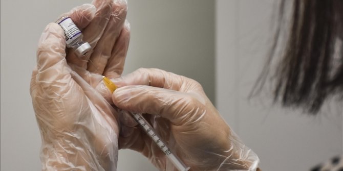 Sağlık Bakanı Fahrettin Koca: 18 yaş ve üzeri tüm vatandaşlarımız hatırlatma dozu aşılarını olabilir