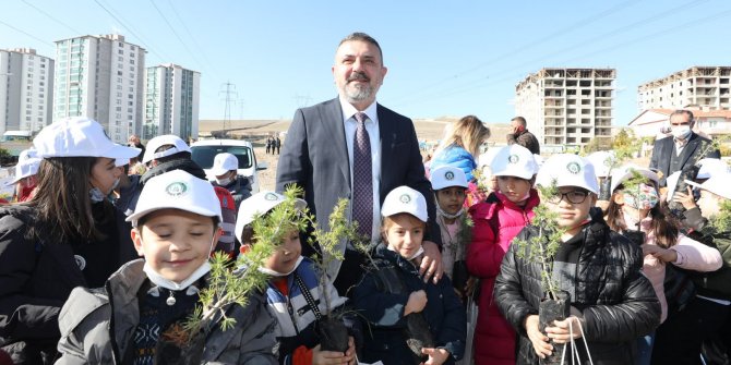 Milli Ağaçlandırma Günü’nde Öğrencilerle Ağaç Dikme Etkinliği