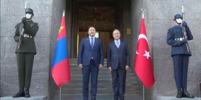 Bakan Akar, Moğolistanlı mevkidaşı ile görüştü