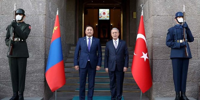 Milli Savunma Bakanı Akar, Moğolistan Savunma Bakanı Gürsed ile görüştü