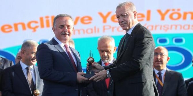 Cumhurbaşkanı Erdoğan’dan Bağcılar’a 'Spor Kenti' ödülü