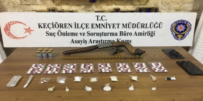 Keçiören'de bir aracın içinde 7 bin uyuşturucu hap bulundu