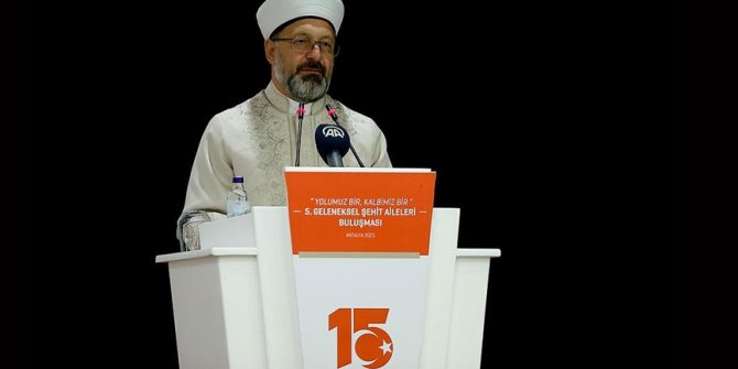 Diyanet İşleri Başkanı Erbaş: FETÖ, küresel güç odaklarının taşeronluğunu yapan karanlık bir örgüttür