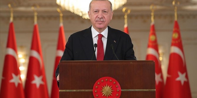 Cumhurbaşkanı Erdoğan 'Türkiye'de Eğitimin 20 Yılı: 2000-2019' kitabına takdim yazısı yazdı