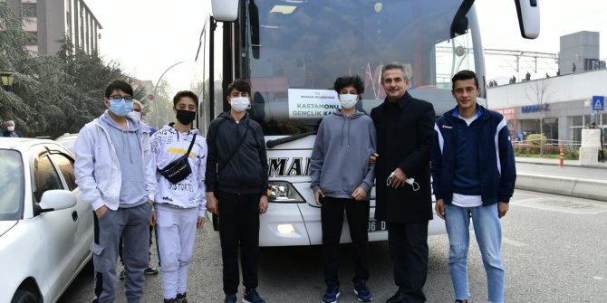 Mamak Belediyesi gençleri Kastamonu’ya kampa götürüyor