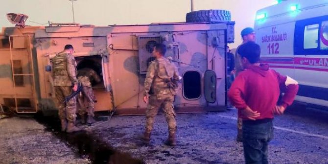 Siirt'te askeri araç devrildi