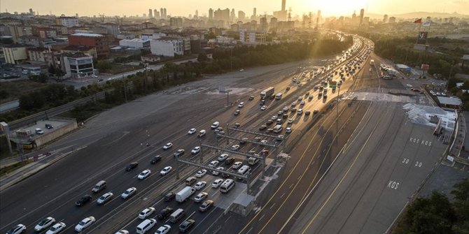 Trafiğe 10 ayda yaklaşık 1 milyon aracın kaydı yapıldı