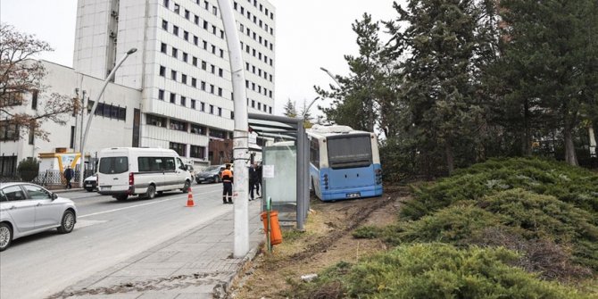 Halk otobüsü şoförünün dikkati muhtemel faciayı önledi