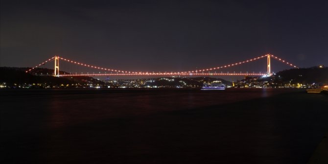 FSM Köprüsü, kadına yönelik şiddetle mücadele için turuncuyla aydınlatıldı