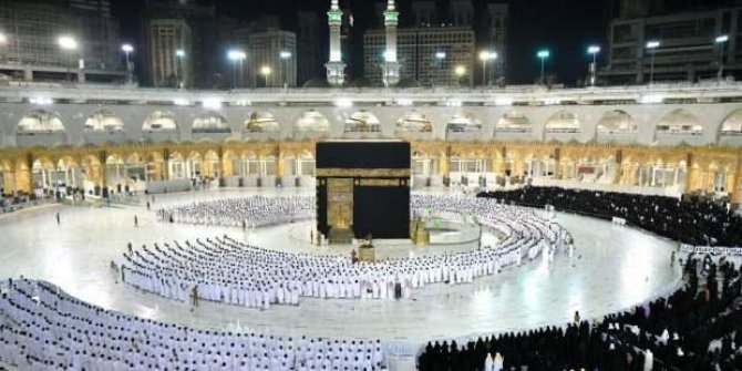 Suudi Arabistan'dan Umre kararı: Omicron için yeni önlemler!