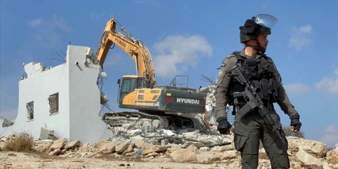 İsrail makamları Kudüs’te Filistinlilere ait bir evi yıktı