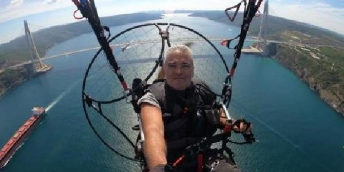 Büyükçekmece'de teknelerin üzerine düşen paramotorun pilotu öldü