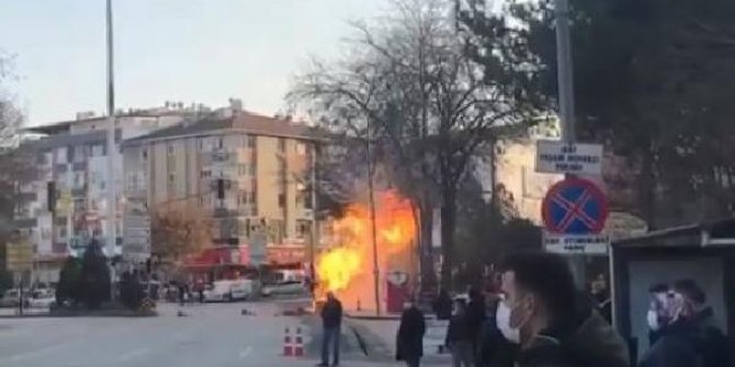 Ankara'da patlayan doğal gaz borusu alev aldı