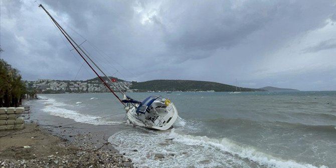 Muğla'da rüzgar ve sağanak etkili oluyor