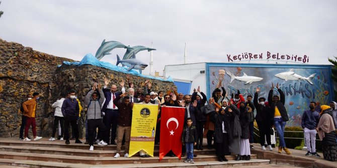 Afrika’dan gelen öğrenciler Deniz Dünyası’nı gezdi