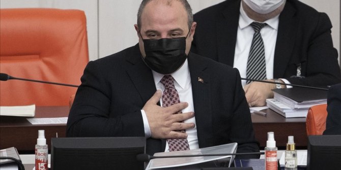 Sanayi ve Teknoloji Bakanı Varank, üçüncü çocuğunun doğum haberini TBMM'de aldı